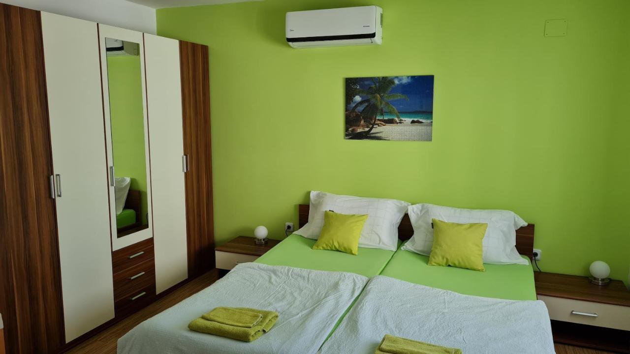 Apartments Kivi Novigrad Istria Pokoj fotografie